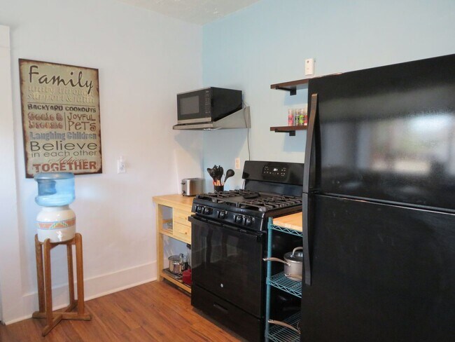 Building Photo - Furnished 2-Bedroom Home in the Historic Feldman Neighborhood – Central/University Area