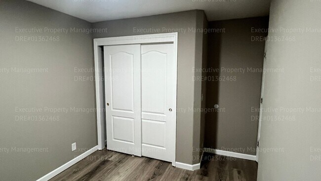 Building Photo - 730 S Haley St