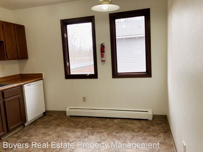 Building Photo - 1300 Balfour Dr