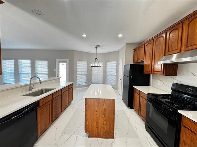 Building Photo - 9520 Water Tree Dr