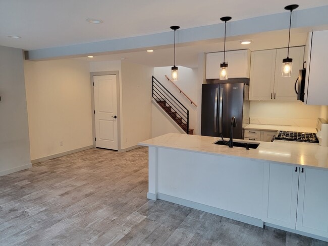 Building Photo - 311 Andora Ln