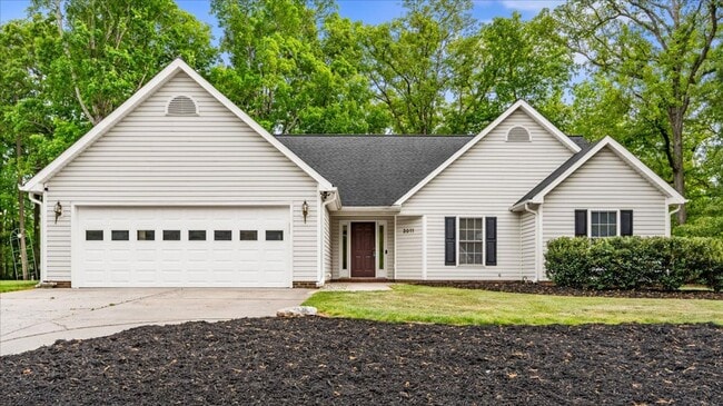 Building Photo - Coming Soon! Single Story Rental in Jamestown's Colony Park!