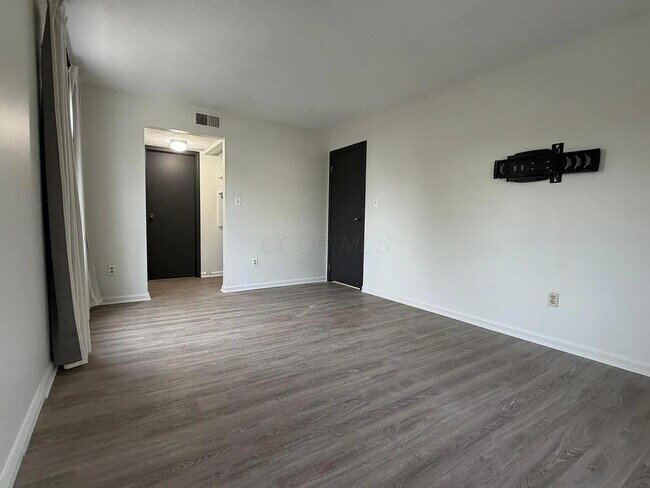 Building Photo - 5285 Portland St