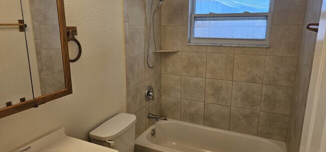 Building Photo - Indian Beach Park Duplex - walk to Ringlin...
