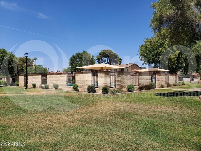 Building Photo - 6134 N 30th Ave