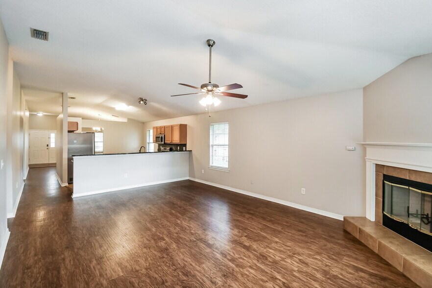 Building Photo - 2530 Fox Hill Ln