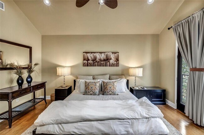 Building Photo - 6702 Elfland Dr