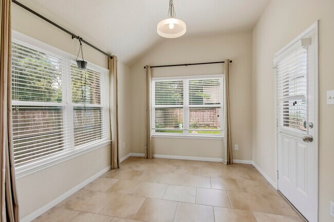 Building Photo - 24142 Auburn Woods Ct