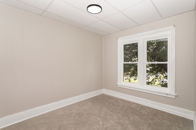 Building Photo - Newly remodeled 3 bedroom home