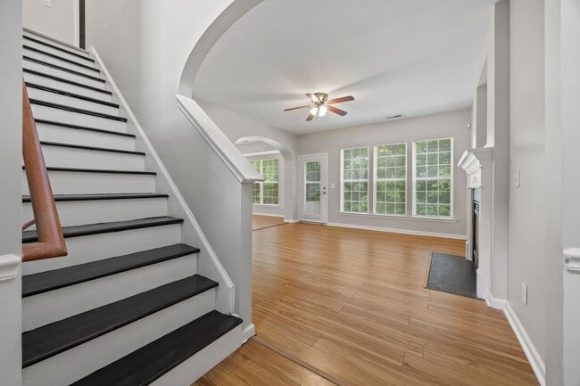 Building Photo - Charming 3-Bedroom Home,  minutes from Downtown Durham & Duke, Pet Friendly!