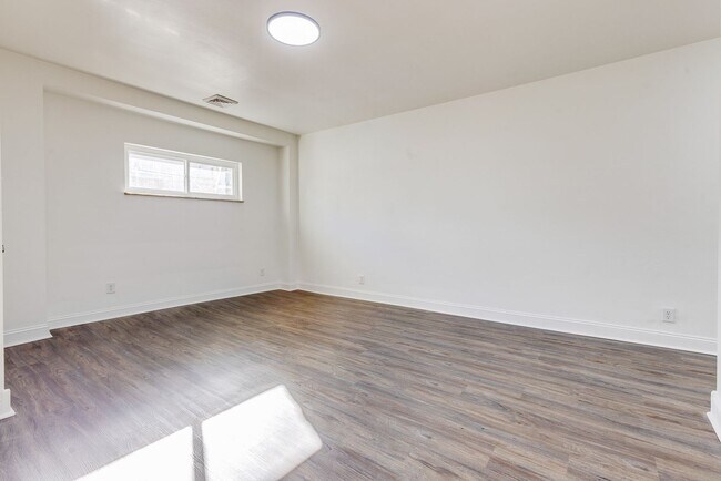 Building Photo - 2439 Arlington Ave