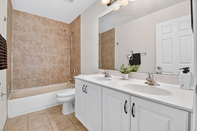 Building Photo - 7662 Spatterdock Dr