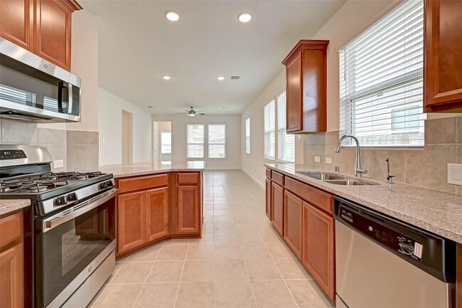 Building Photo - 8022 Pinebrook Arbor Ct
