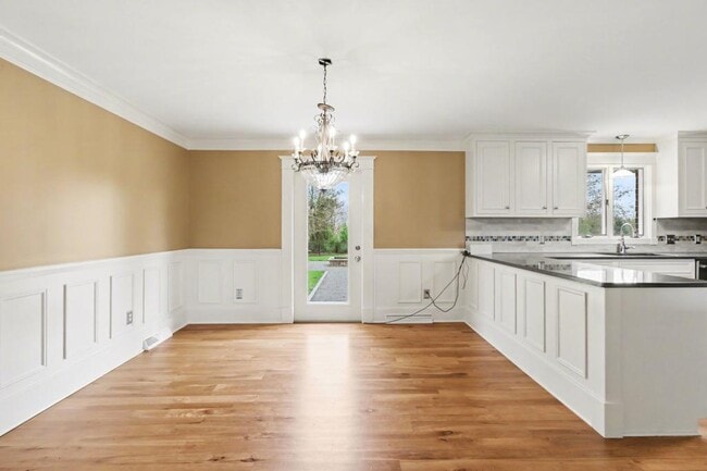 Building Photo - 303 Shed Rd