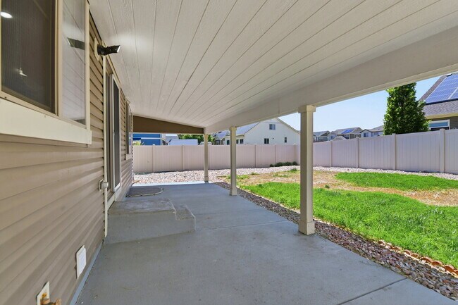 Building Photo - $2,940.95 - 4 Bed, 3 Bath Home in Denver with Central A/C and Fenced in Yard!