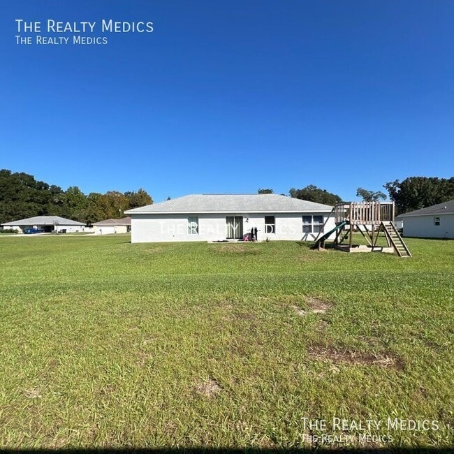 Building Photo - 1455 NE 161st St