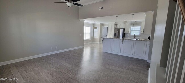 Building Photo - 3924 Pensacola Dr