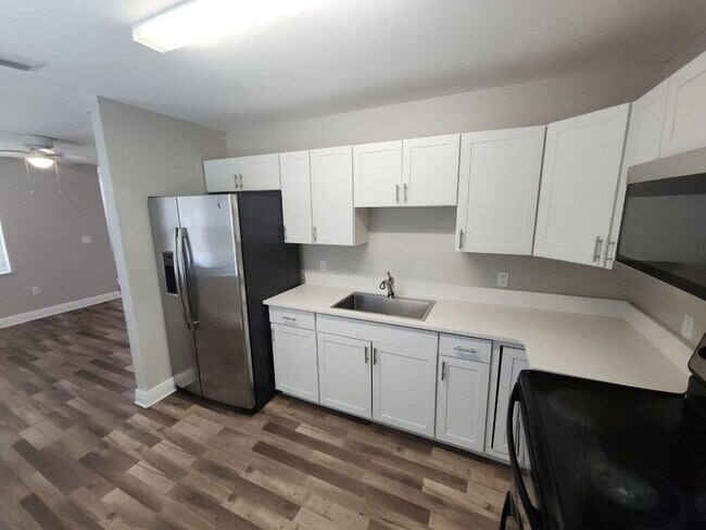 Building Photo - New Remodeled - 3 Bedroom 2 Bath Duplex - 2 Assigned Parking Spaces