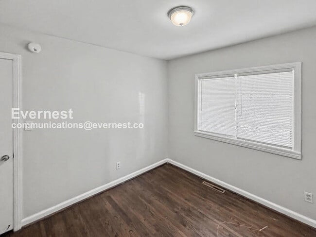 Building Photo - 9825 Virginianna Dr