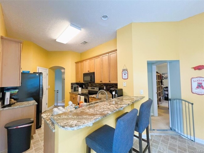 Building Photo - 1972 Chancellor Ridge Rd