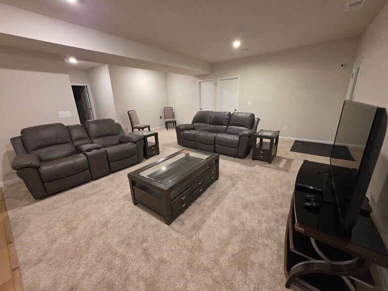 Primary Photo - 9902 Obin Ln