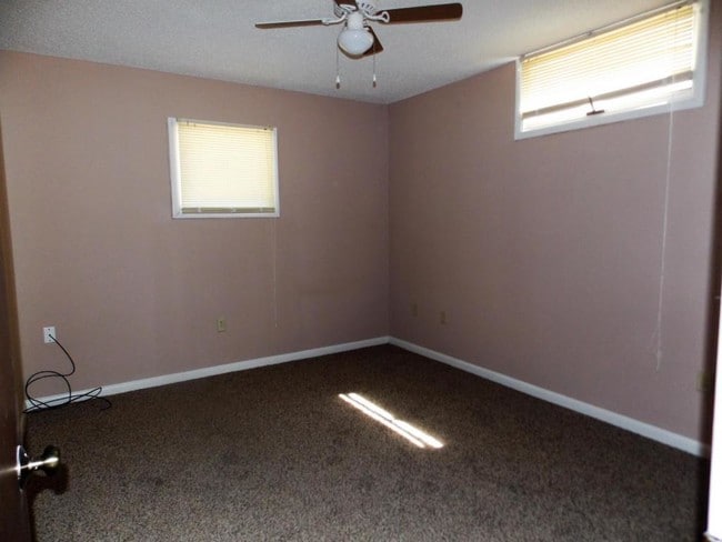 Building Photo - 119 Greenbriar Trail