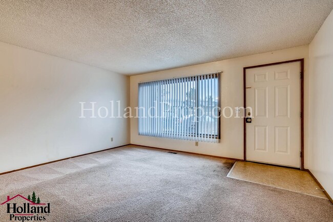 Building Photo - 1722 NE 230th Ct