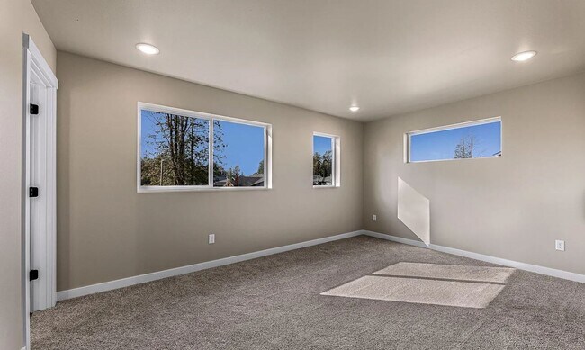 Building Photo - Welcome to the Ridge! 3 Bedroom Home for R...