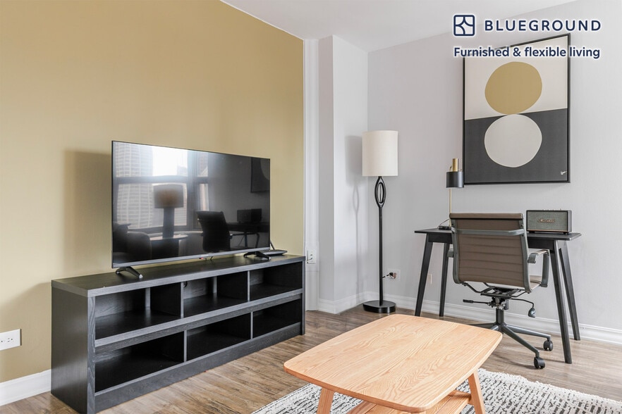 Building Photo - 8 W Chestnut St