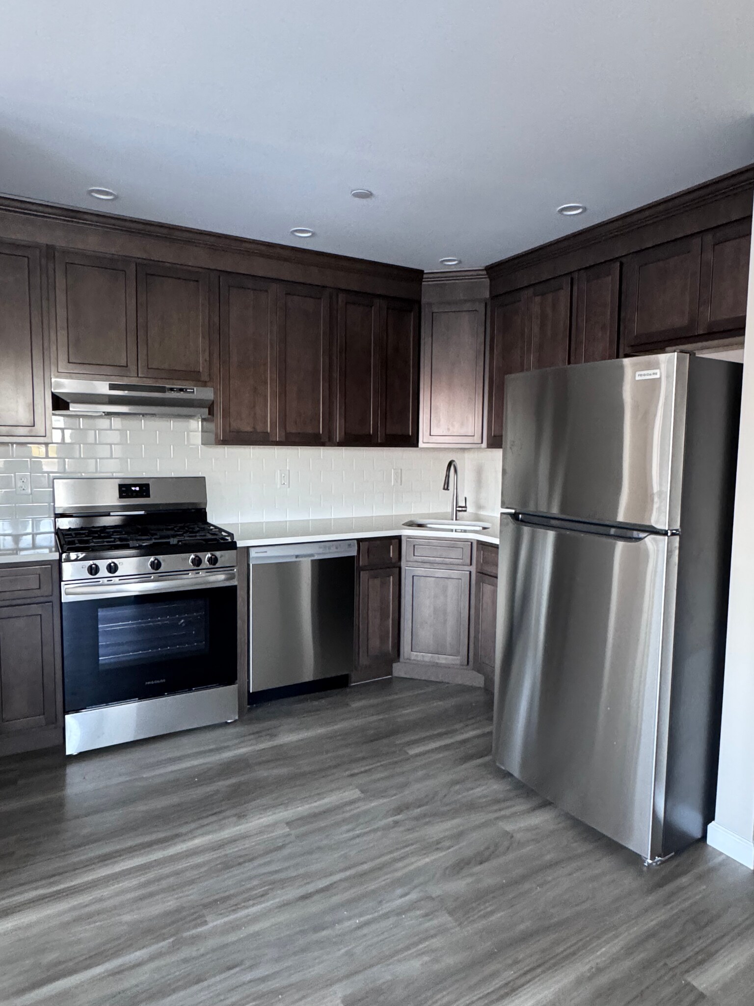 Building Photo - 6204 Hillmeyer Rd