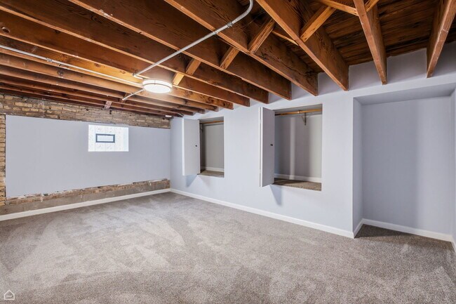 Building Photo - 1742 N Mozart St