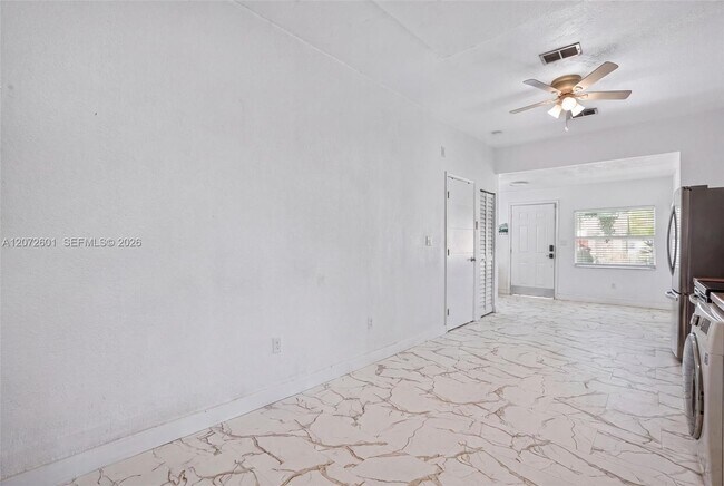 Building Photo - 2935 NW 14th Ave