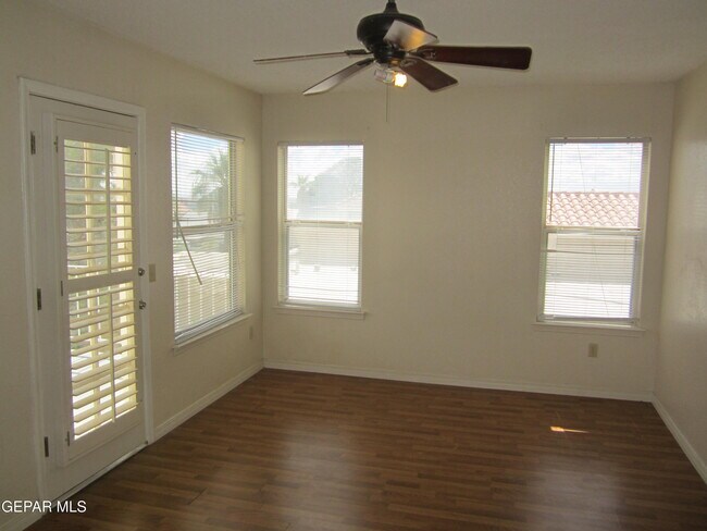 Building Photo - 6924 Imperial Ridge Dr