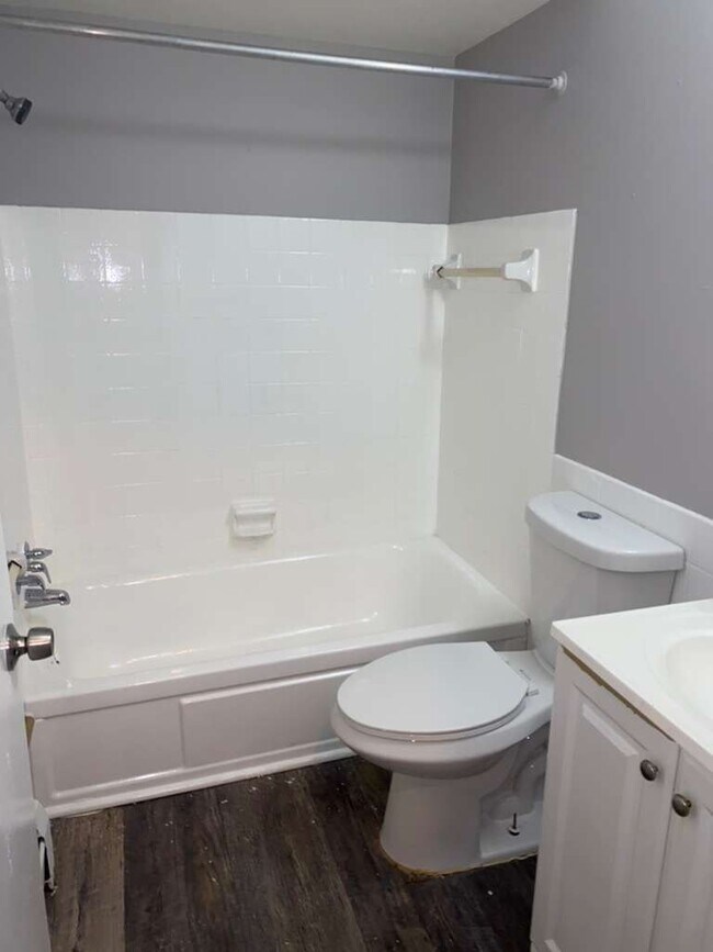 Building Photo - 1885 N Taylor Rd