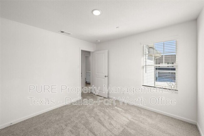 Building Photo - 241 Berthe Ct