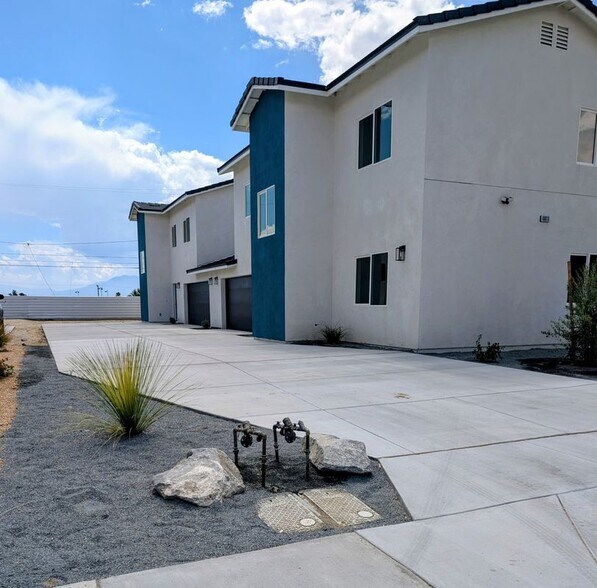 Primary Photo - 66079 Cahuilla Ave