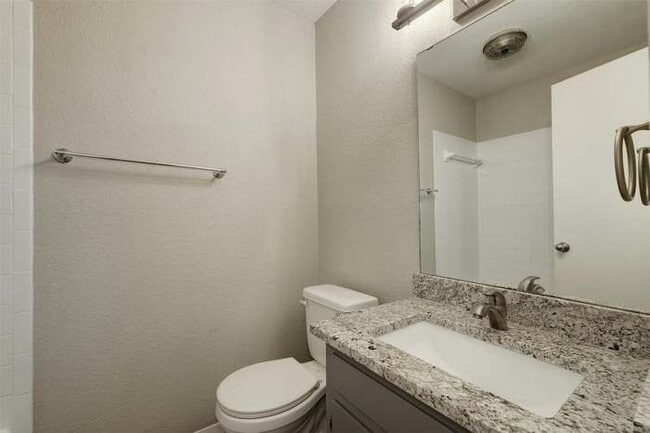 Building Photo - 4102 Hillside Dr