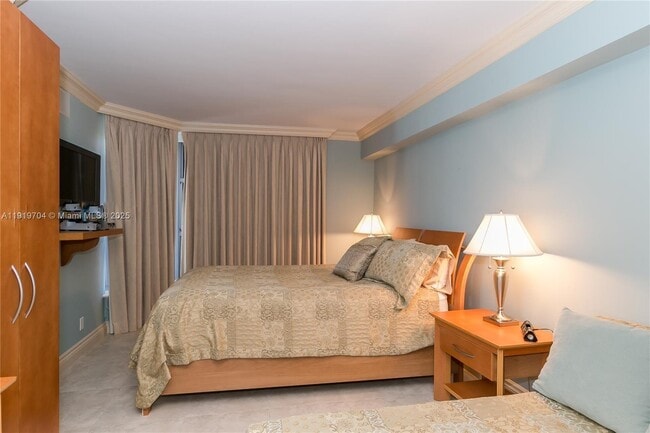 Building Photo - 19195 NE 36th Pl