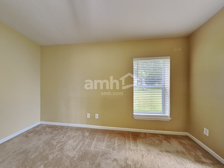 Building Photo - 3090 SW Boxwood Cir