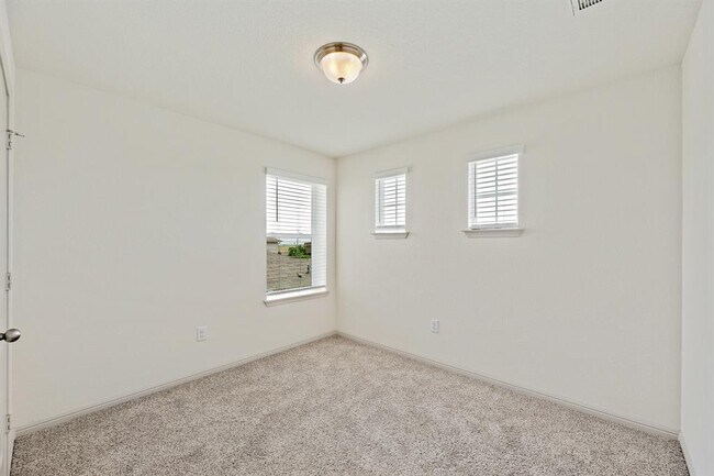 Building Photo - 108 Schuster Ct
