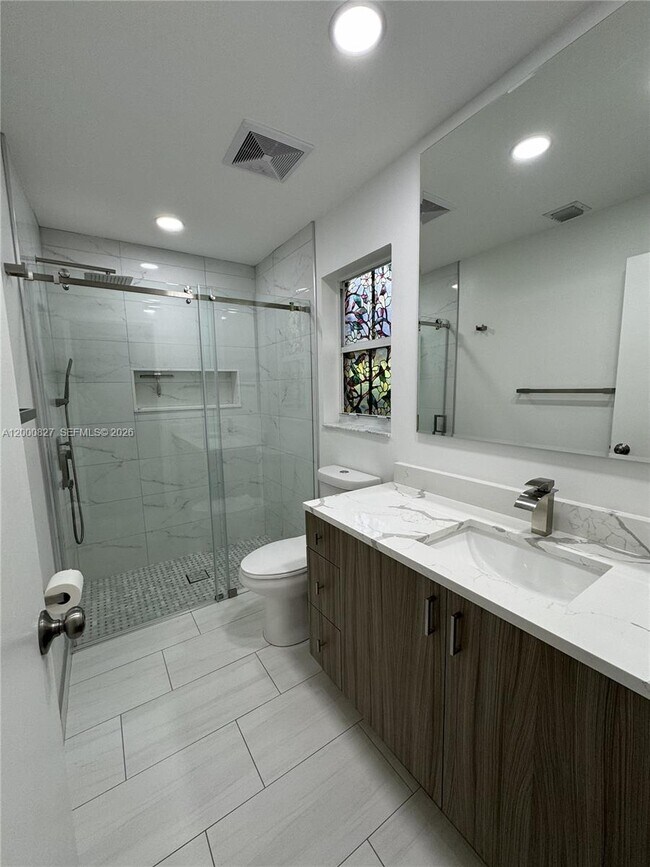 Building Photo - 4136 Pine Ridge Ln