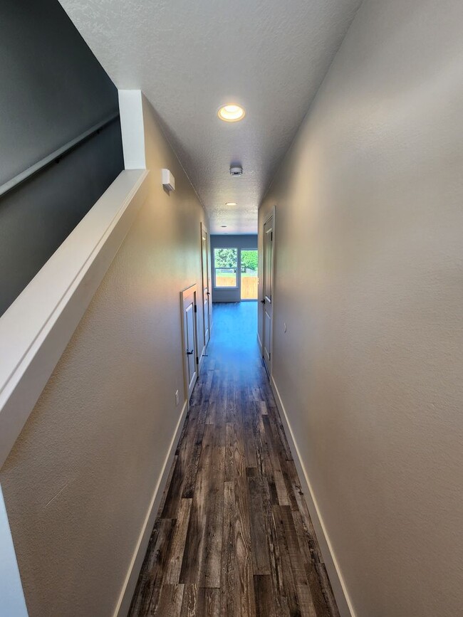 Building Photo - 3 Bedroom 2.5 Bath in Winlock