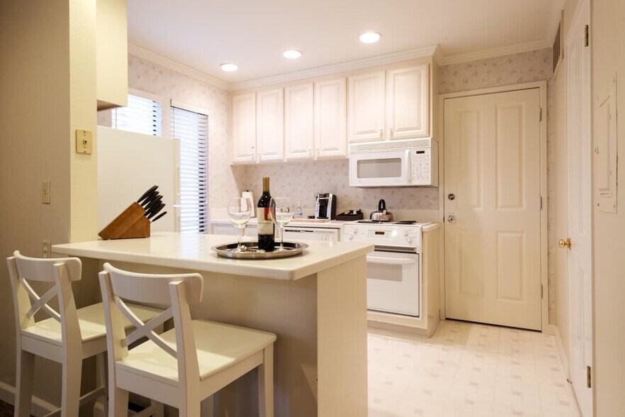 Building Photo - 1600 Atlas Peak Rd