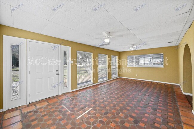 Building Photo - 207 Evelyn St