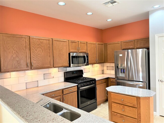 Building Photo - 5579 W Dove Loft Dr
