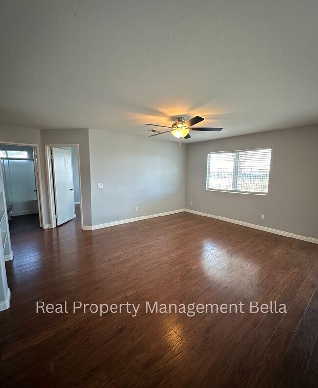 Building Photo - Lakeview Pool Retreat in a Private Cul-de-Sac Setting