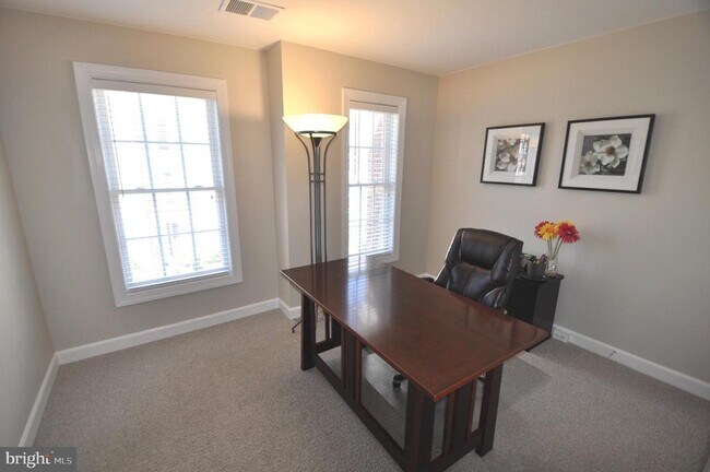 Building Photo - 7976 Vigne Ct