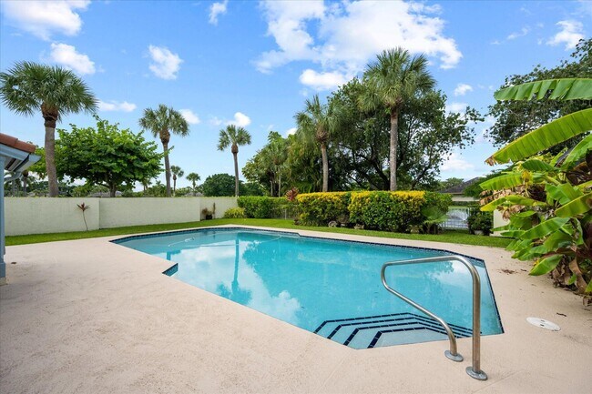 Building Photo - 2216 Las Casitas Dr