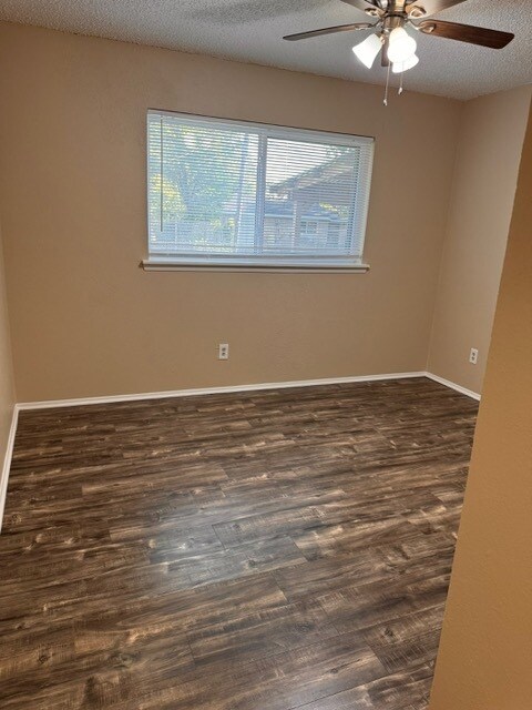 Building Photo - 3514 Summit Ln