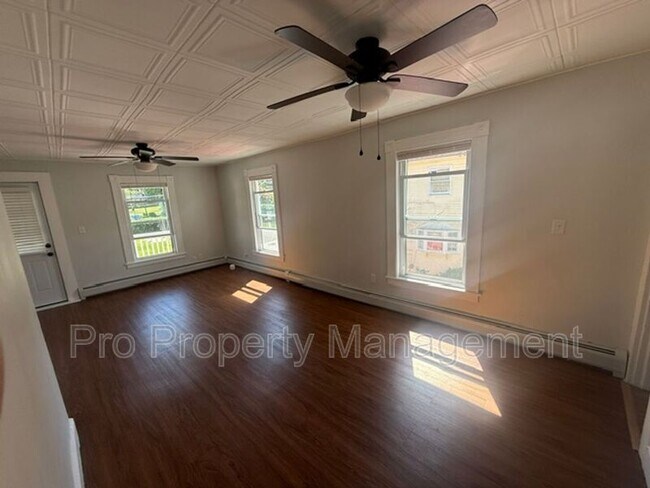 Building Photo - 280 Hillside Ave